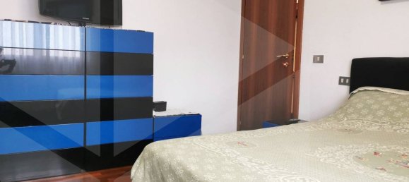 3 rooms Apartment in Vicenza, Italy No. 19255 10