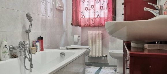 3 rooms Apartment in Vicenza, Italy No. 19255 12