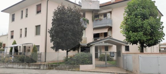 3 rooms Apartment in Vicenza, Italy No. 19255 15