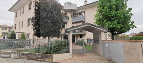 3 rooms Apartment in Vicenza, Italy No. 19255 6