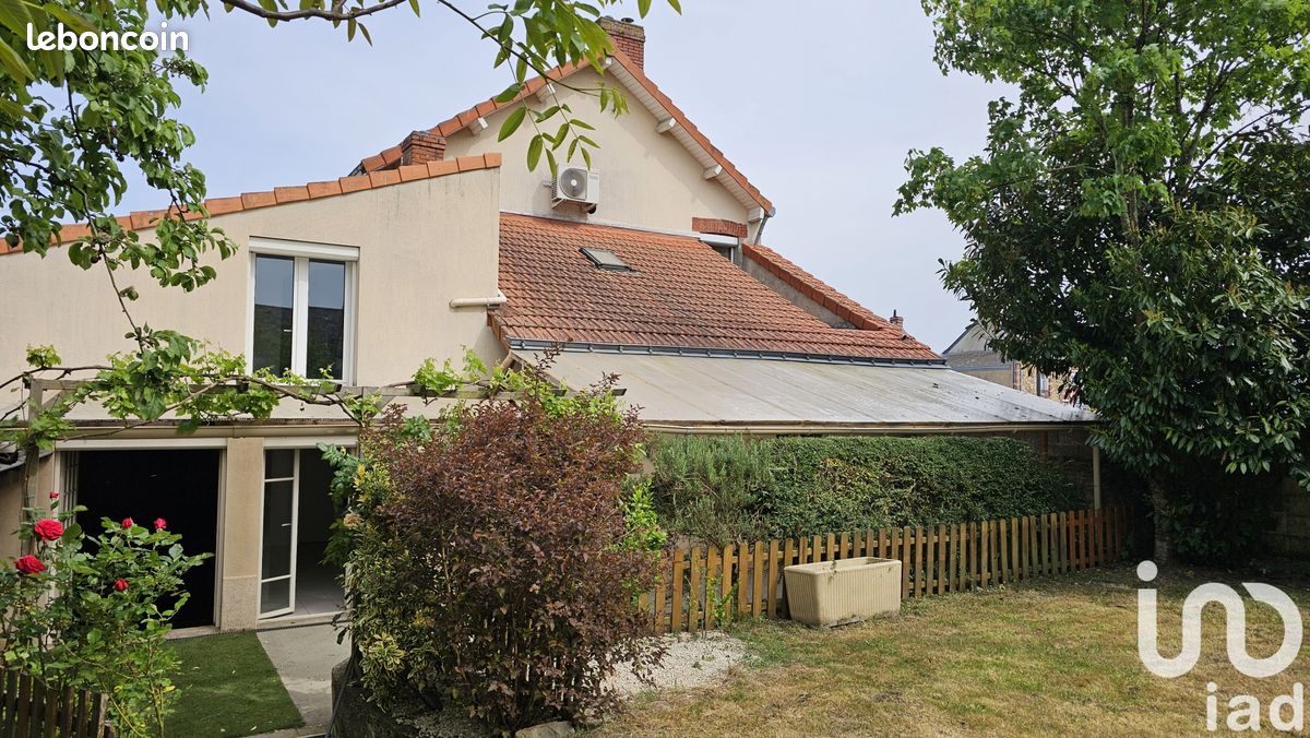 Дом с 6 комнатами в Сен-Мар-дю-Дезер, Франция № 340444