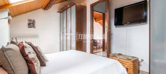 Apartamento de 2 dormitorios en Gorla Minore, Italy No. 266933 10