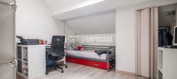 Apartamento de 2 dormitorios en Gorla Minore, Italy No. 266933 15