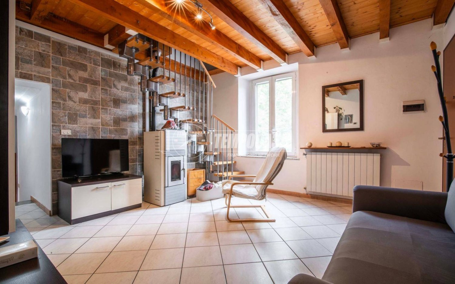 Apartamento de 2 dormitorios en Gorla Minore, Italy No. 266933