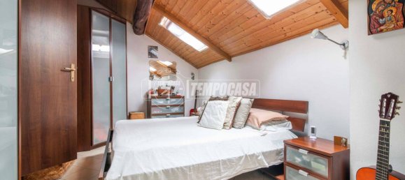 Apartamento de 2 dormitorios en Gorla Minore, Italy No. 266933 8