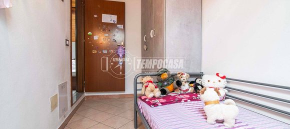 Apartamento de 2 dormitorios en Gorla Minore, Italy No. 266933 13