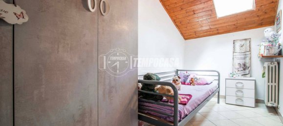 Apartamento de 2 dormitorios en Gorla Minore, Italy No. 266933 14