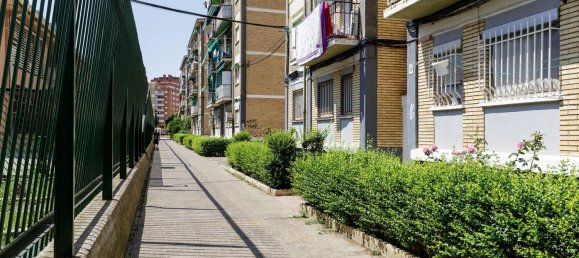 2 bedrooms Apartment in Zaragoza, Spain No. 147428 20