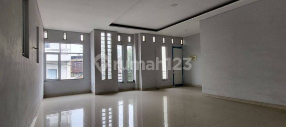 3 Schlafzimmer Haus in Gambir, Indonesia, Nr. 1752 16