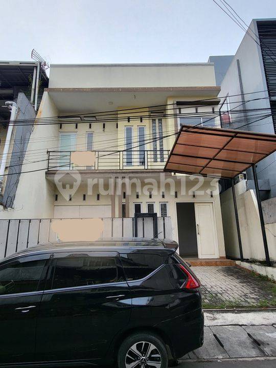 3 bedrooms House in Gambir, Indonesia No. 1752