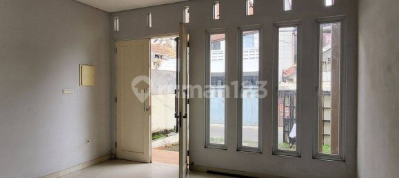 3 Schlafzimmer Haus in Gambir, Indonesia, Nr. 1752 5