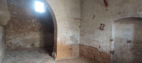 63m² Commercial property in Palermo, Italy No. 282748 4