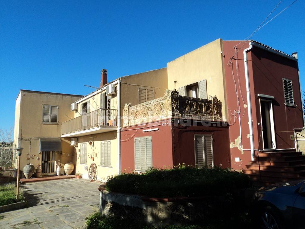 3 غرف نوم فيلا في Caltagirone, Italy رقم 262946