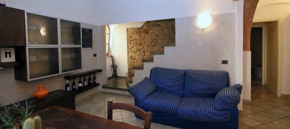 2 bedrooms House in Volterra, Italy No. 206 2