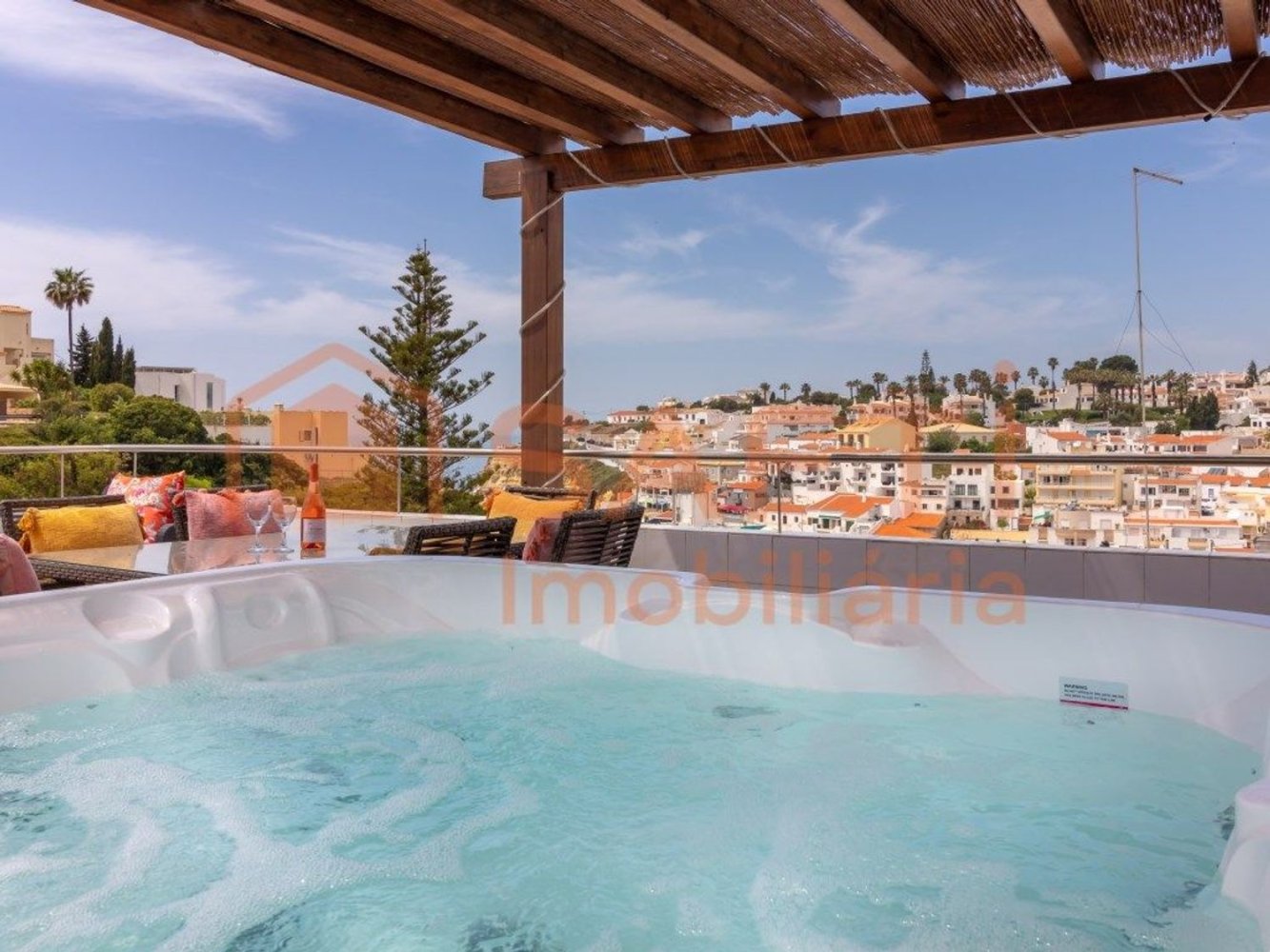 Casa de 2 dormitorios en Lagoa, Portugal No. 100189