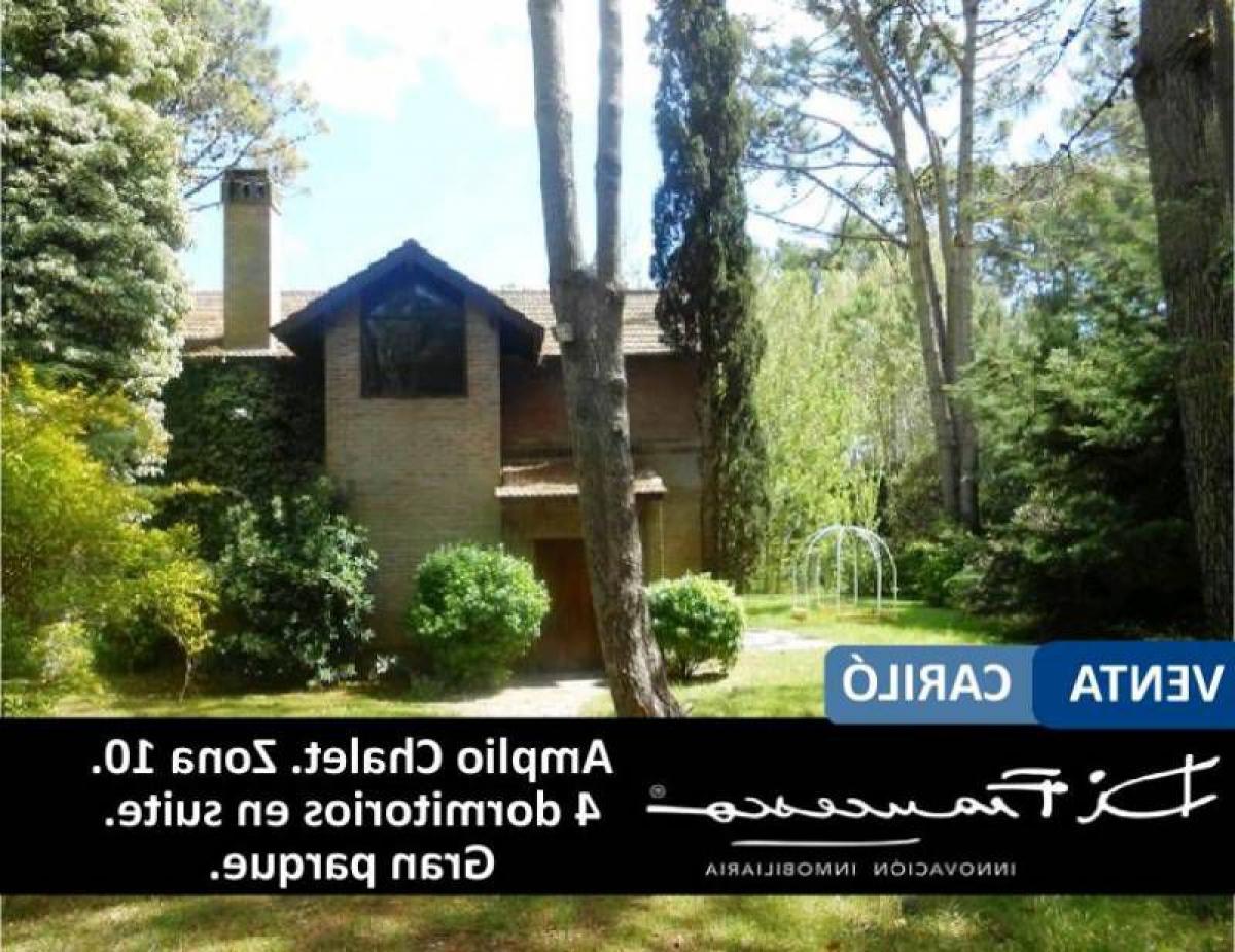 4 bedrooms House in Mar del Plata, Argentina No. 76512