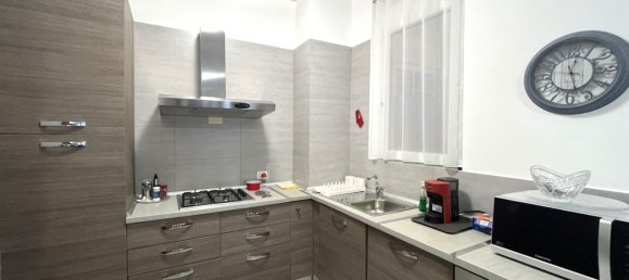 4 bedrooms Apartment in Florence, Italy No. 333330 6