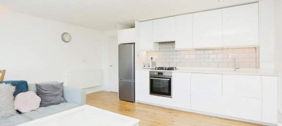 2 bedrooms Apartment in London, United Kingdom No. 10818 4