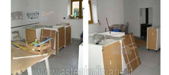8 rooms Apartment in Mendicino, Italy No. 182532 50