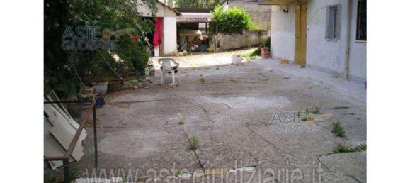 8 rooms Apartment in Mendicino, Italy No. 182532 34