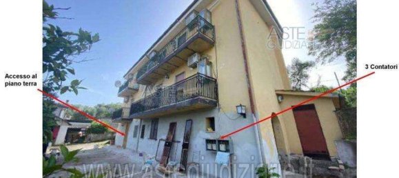 8 rooms Apartment in Mendicino, Italy No. 182532 2