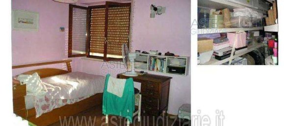 8 rooms Apartment in Mendicino, Italy No. 182532 21