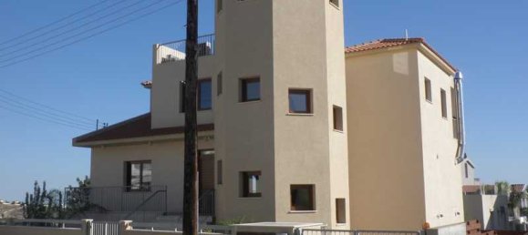 6 bedrooms Villa in Limassol, Cyprus No. 18575 3