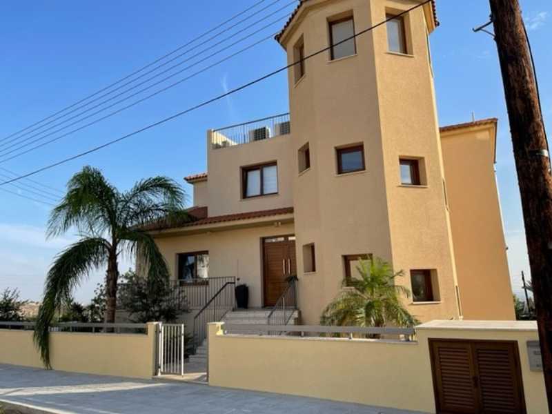 6 bedrooms Villa in Limassol, Cyprus No. 18575