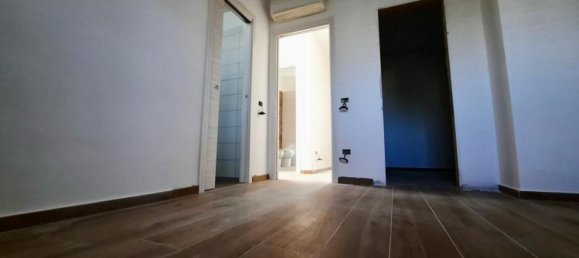 3 bedrooms Penthouse in Afragola, Italy No. 311584 8