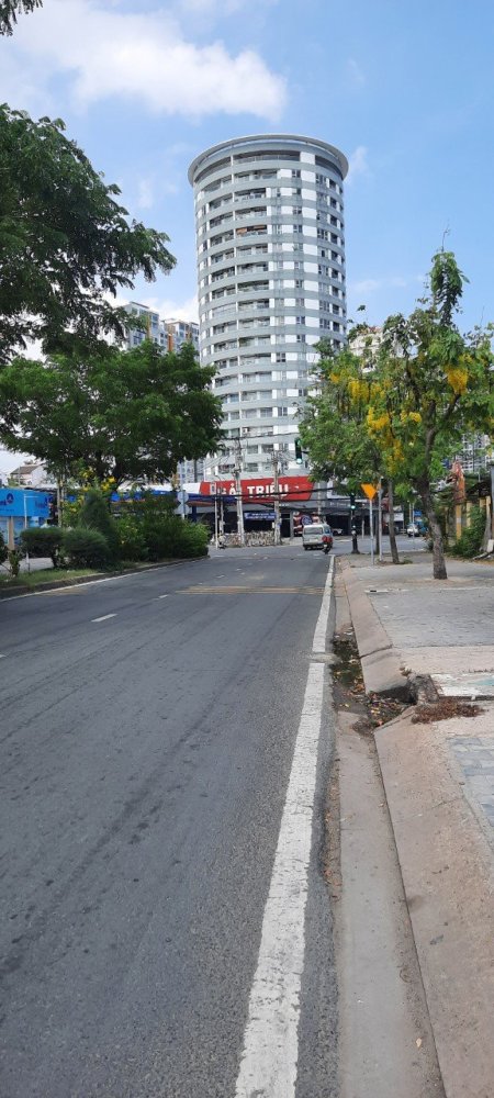 833m² Land in District 7, Vietnam No. 7381