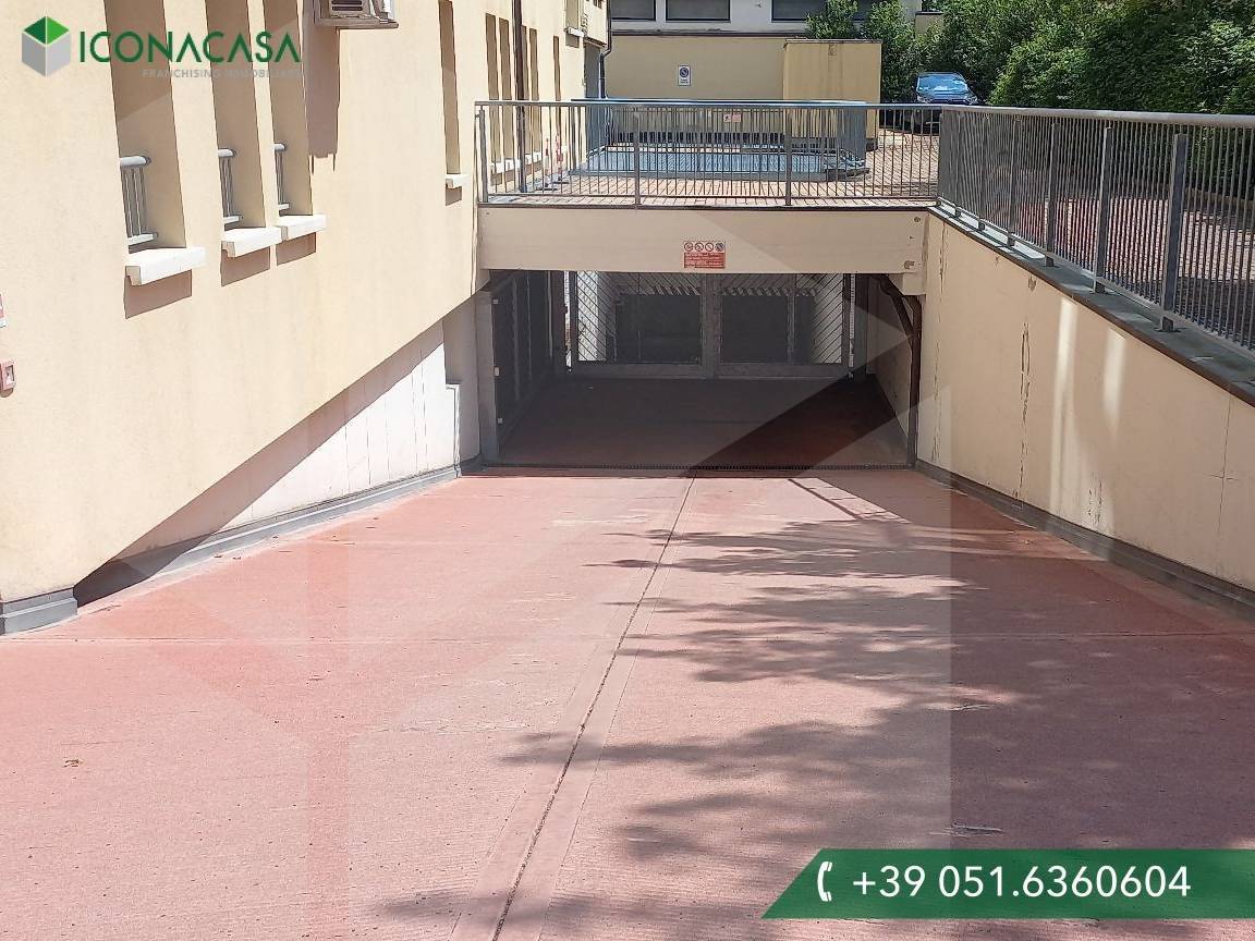 Гараж 15м² в Болонья, Италия № 27520