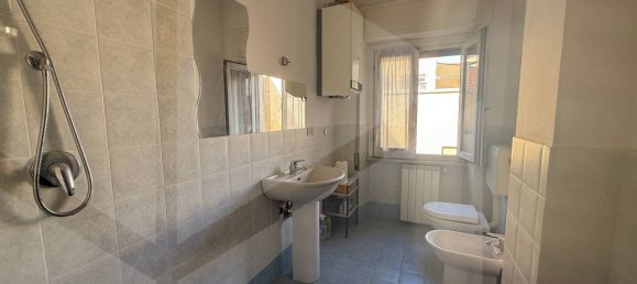 4-salle Appartement à Avezzano, Italy No. 19472 66