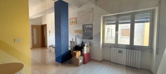 4-salle Appartement à Avezzano, Italy No. 19472 56