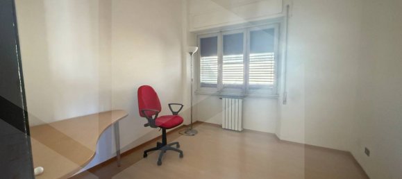 4-salle Appartement à Avezzano, Italy No. 19472 9