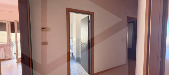 4-salle Appartement à Avezzano, Italy No. 19472 33