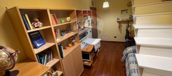 Villa de 3 dormitorios en Trani, Italy No. 347777 2