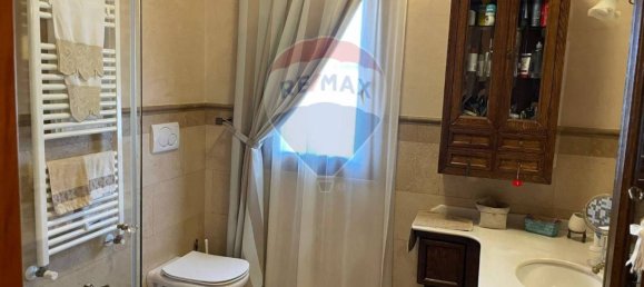 Villa de 3 dormitorios en Trani, Italy No. 347777 10