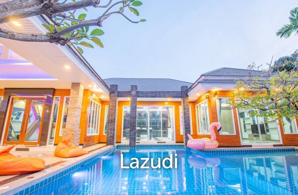 4 bedrooms Villa in Pattaya, Thailand No. 26820