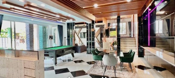 4 bedrooms Villa in Pattaya, Thailand No. 26820 2