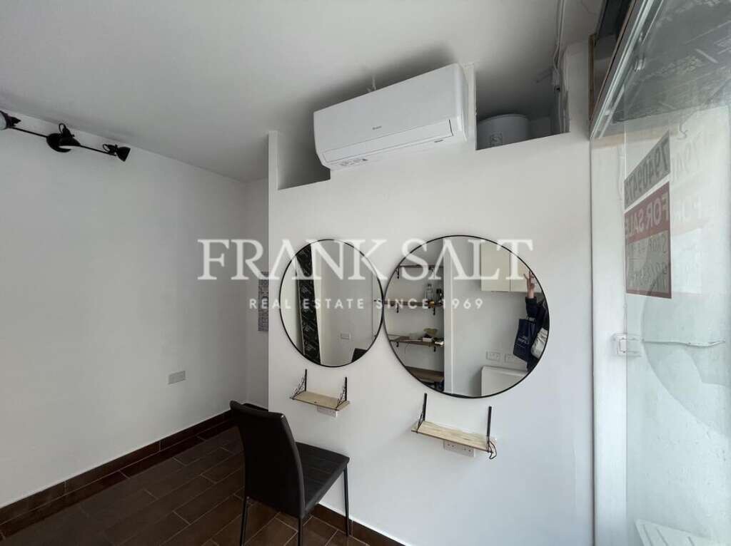  Shop in Sliema, Malta No. 13632