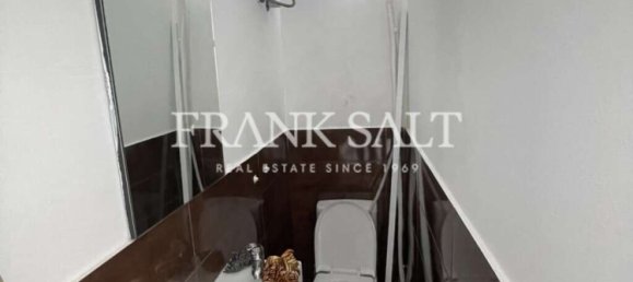 Shop in Sliema, Malta No. 13632 3