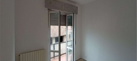 Квартира с 3 комнатами в Павия, Италия № 180454 6