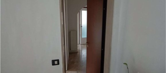 Квартира с 3 комнатами в Павия, Италия № 180454 3