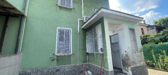 7 rooms House in Corsico, Italy No. 307147 3