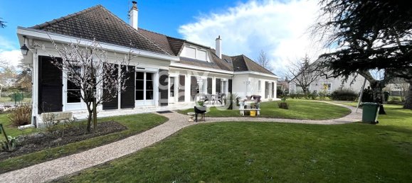 5 bedrooms House in Saint-Avertin, France No. 276192 2