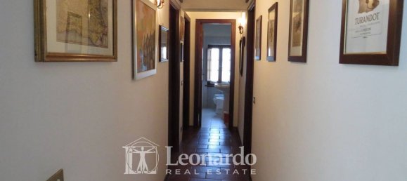 Дом с 10 комнатами в Лукка, Италия № 47969 27