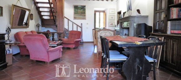 Дом с 10 комнатами в Лукка, Италия № 47969 15