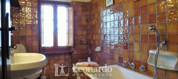 Дом с 10 комнатами в Лукка, Италия № 47969 32