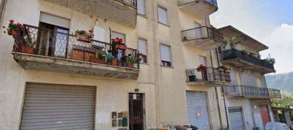 2-salle Appartement à Roviano, Italy No. 186198 12