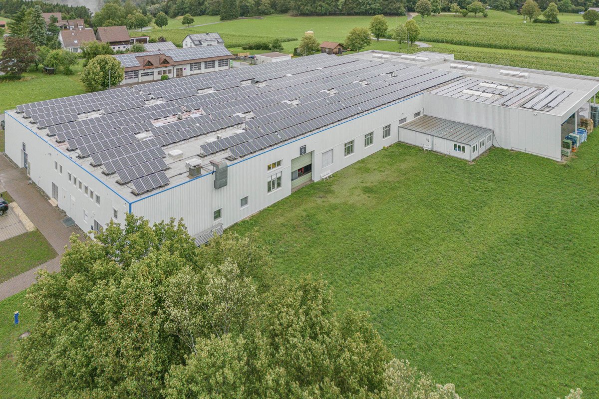  مستودع في Tuttlingen, Germany 4094متر مربع رقم 62842